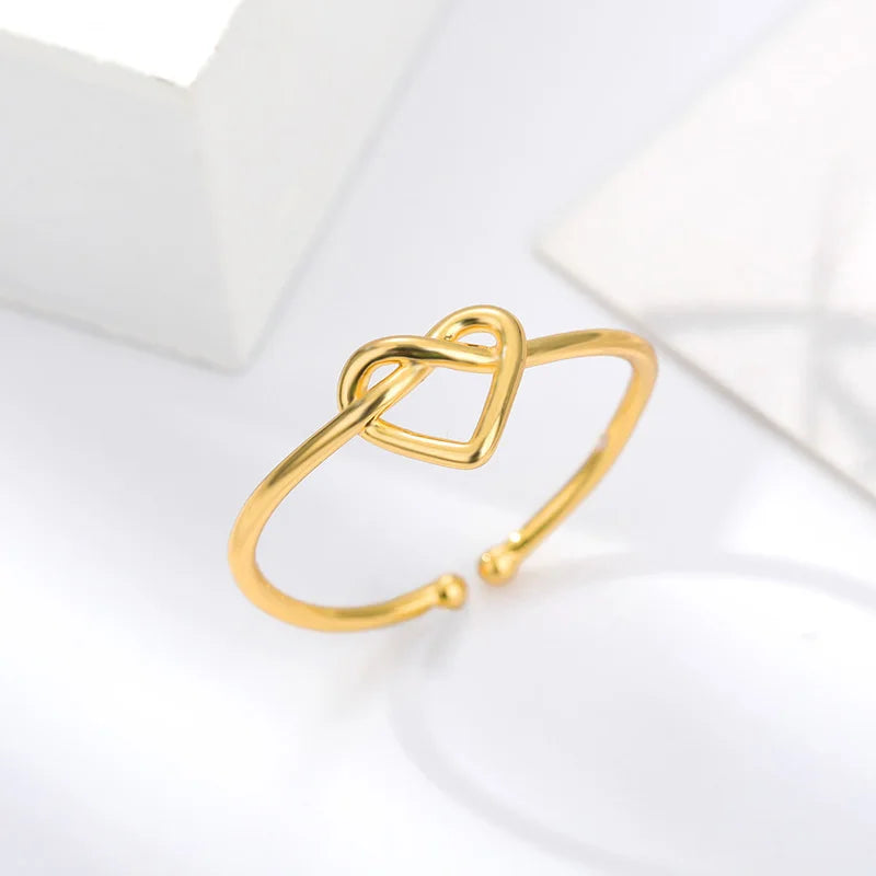 Anillo Bañado en Oro 18K "Heart Knot" Minimal