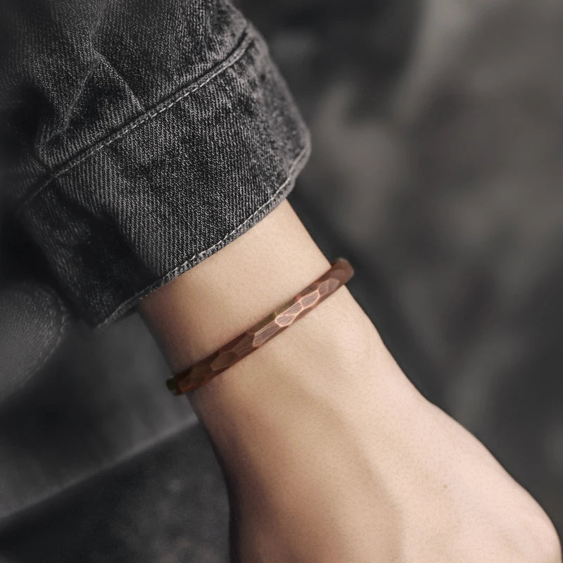 Brazalete Forjado Viking en Cobre Puro