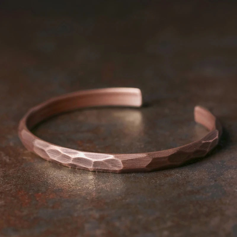 Brazalete Forjado Viking en Cobre Puro