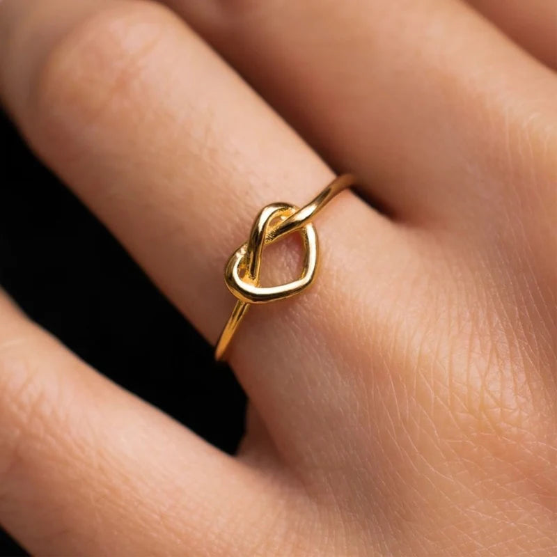 Anillo Bañado en Oro 18K "Heart Knot" Minimal