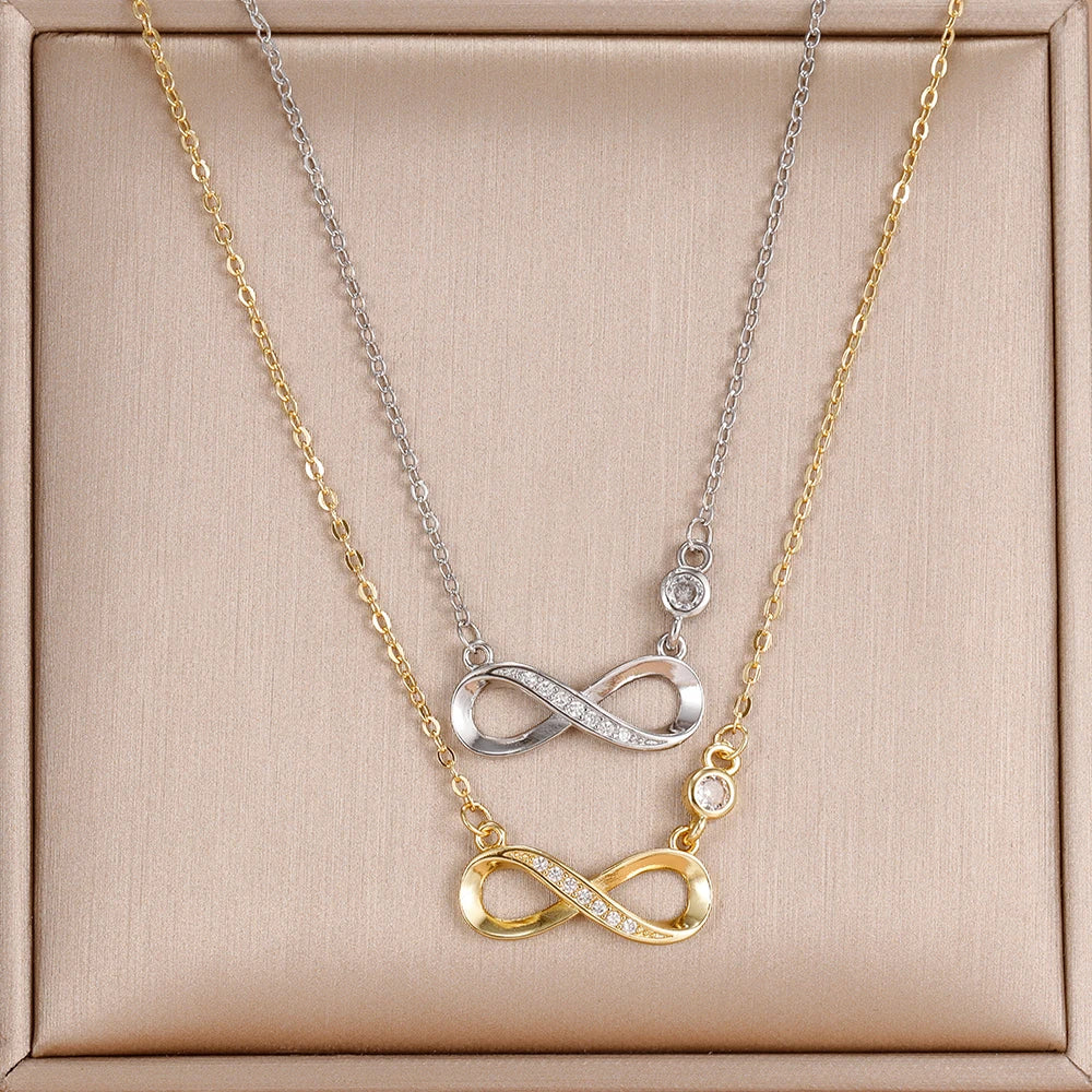 Collar Infinito de acero inoxidable con colgante de infinito para mujer..