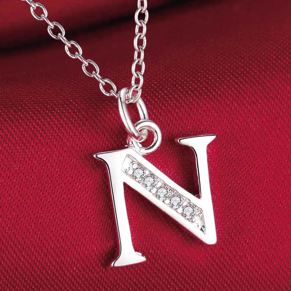 Collar con colgante de circonita de plata de ley 925