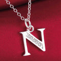 Collar con colgante de circonita de plata de ley 925