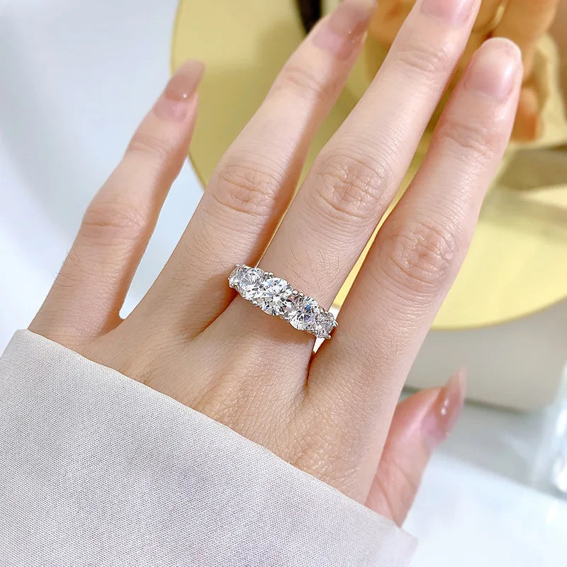 Anillo de Plata de Ley 925 "Moissanite Crown" Premium
