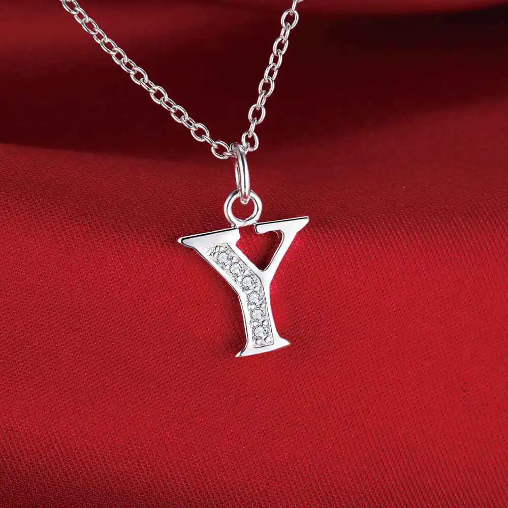Collar con colgante de circonita de plata de ley 925