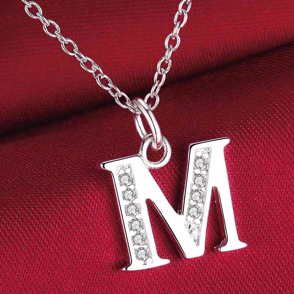 Collar con colgante de circonita de plata de ley 925