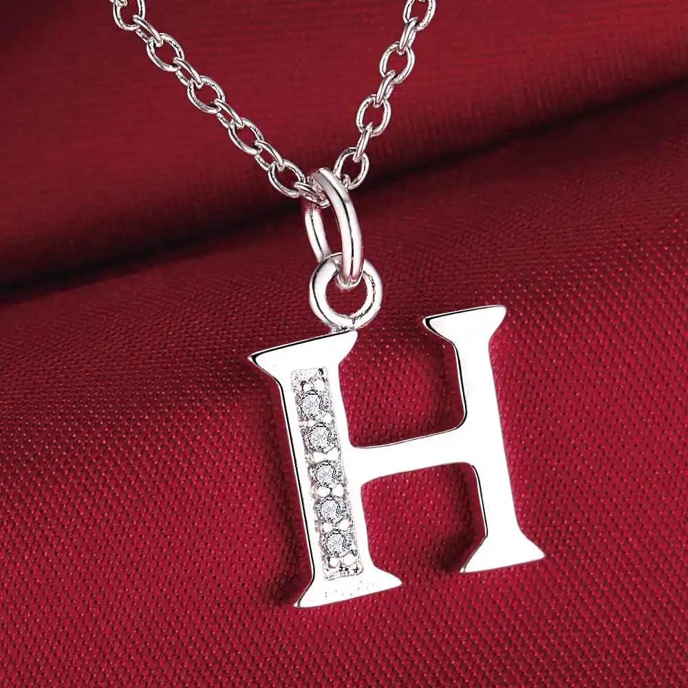 Collar con colgante de circonita de plata de ley 925
