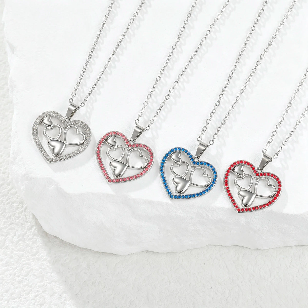 Collar con Colgante de Corazón.