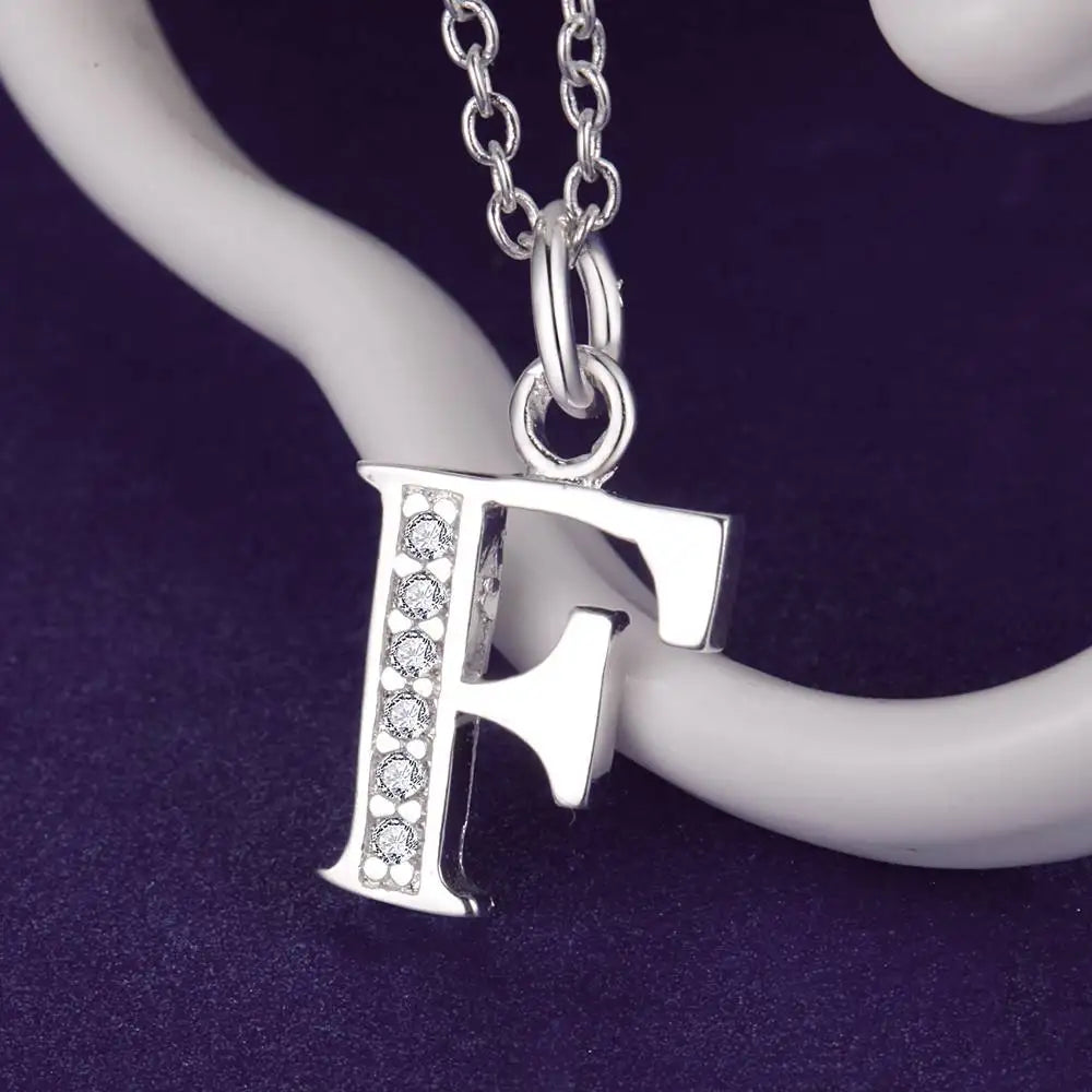 Collar con colgante de circonita de plata de ley 925