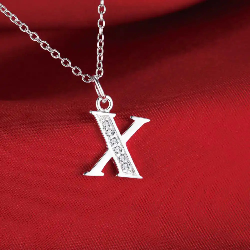 Collar con colgante de circonita de plata de ley 925