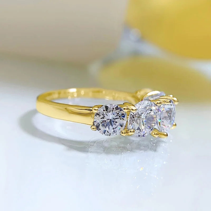 Anillo de Plata de Ley 925 "Moissanite Crown" Premium