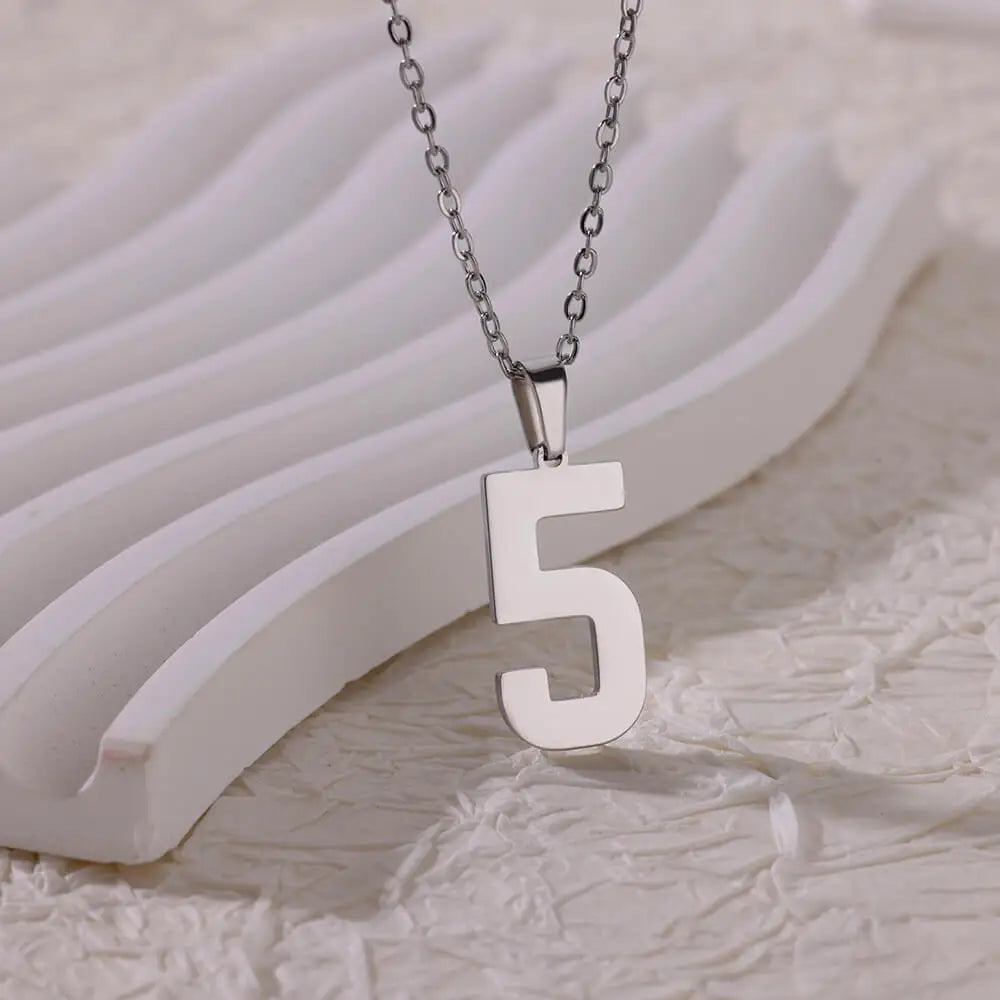 Collar de acero inoxidable con número de Ángel